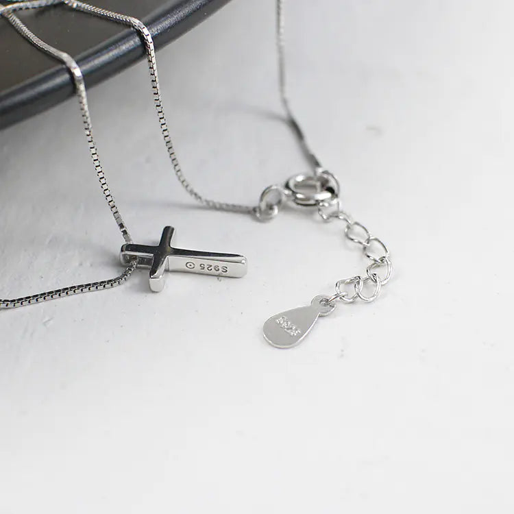 S925 Silver Minimalist Kors halsband